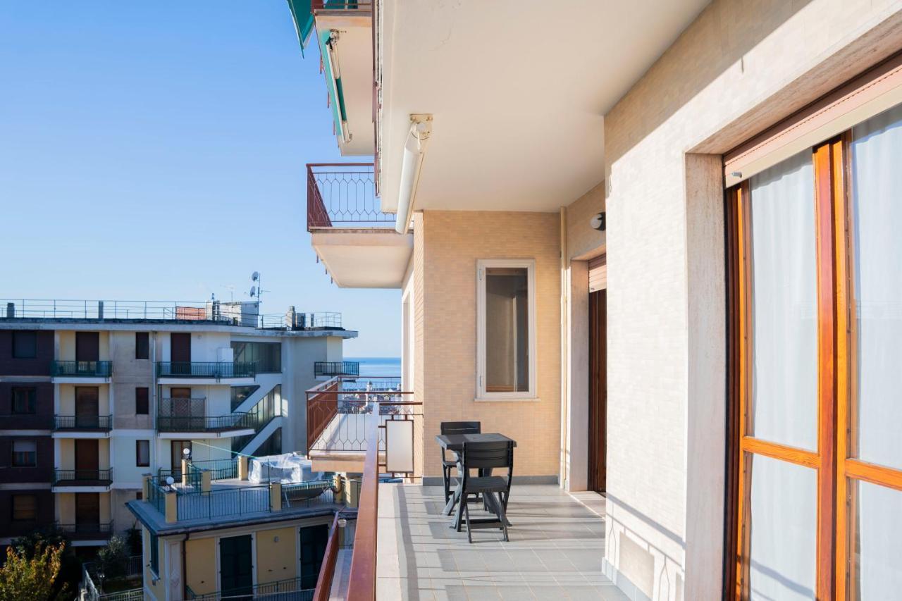 Apartamento 093 - Casa Panorama, Vista Mare E Vista Portofino, 500 Metri Centro Di Chiavari, Posto Auto Gratis Incluso Exterior foto