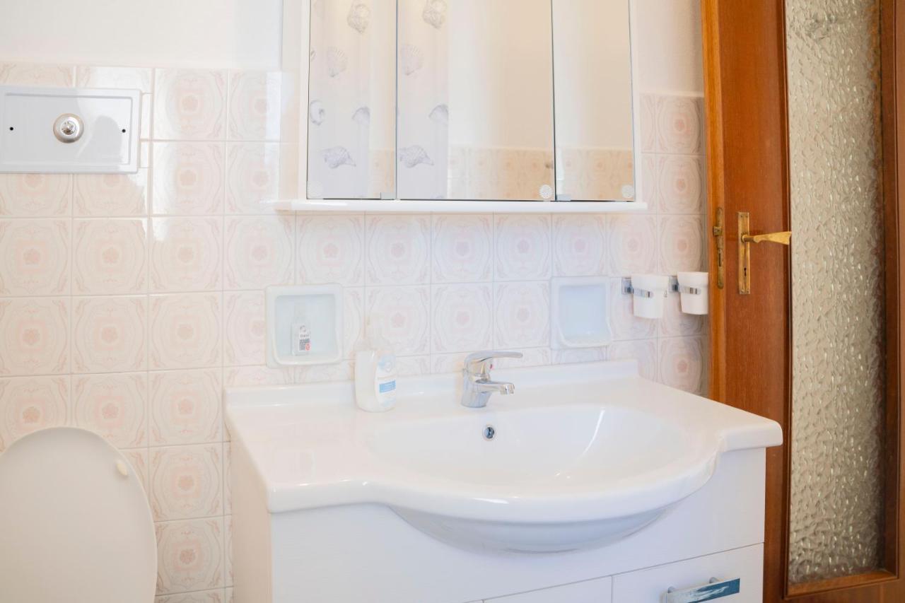 Apartamento 093 - Casa Panorama, Vista Mare E Vista Portofino, 500 Metri Centro Di Chiavari, Posto Auto Gratis Incluso Exterior foto
